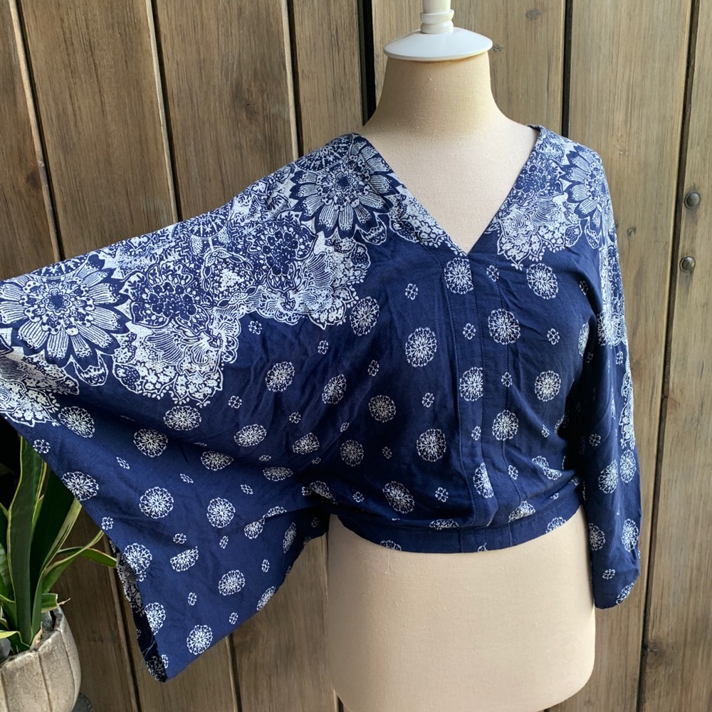 Lulus Top • - Picture 12 of 14